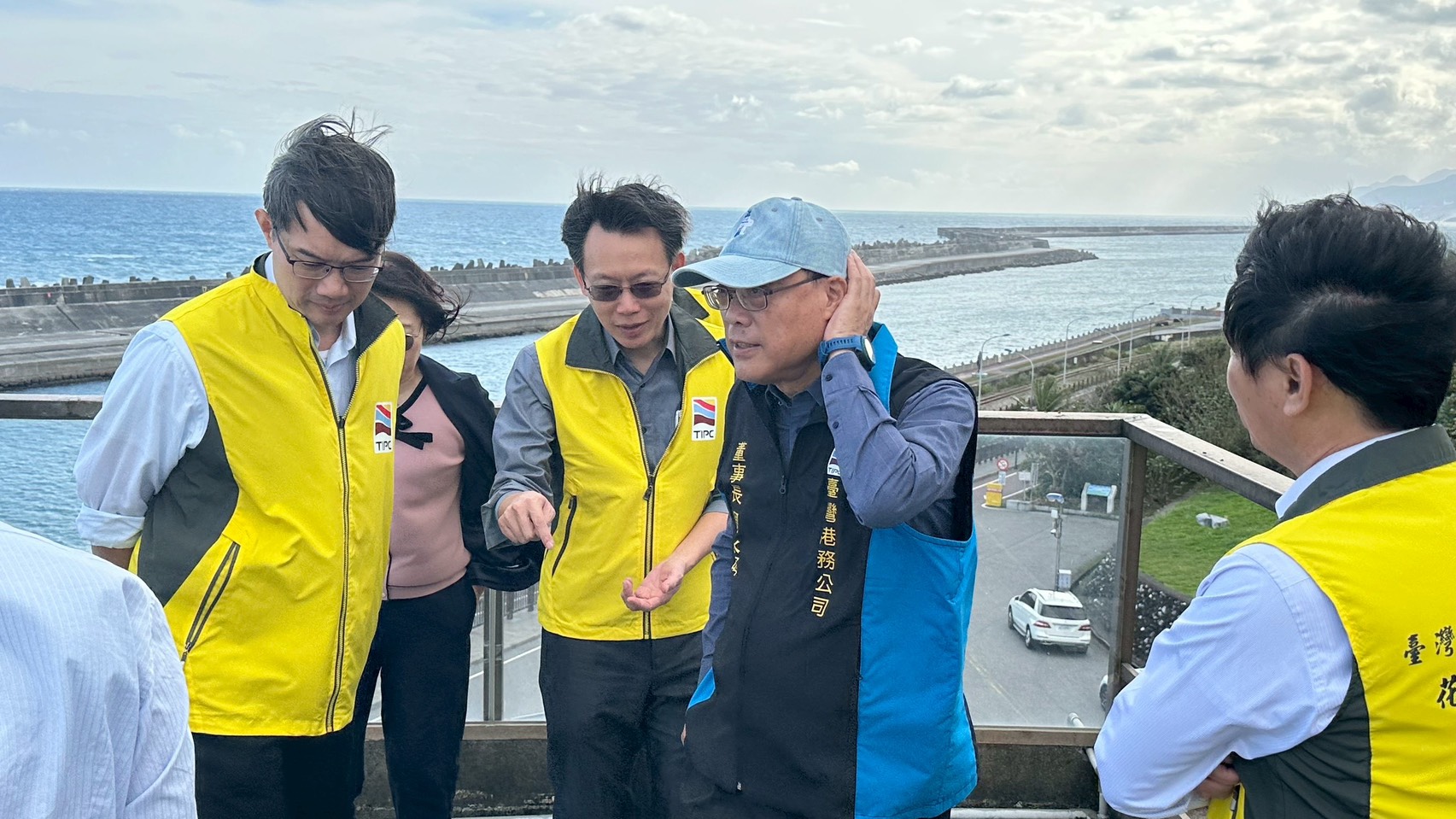 圖3、周永暉董事長視察花蓮港港區,指示提升港埠服務,開拓業務能量